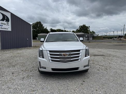 Used 2018 Cadillac Escalade Platinum image 8