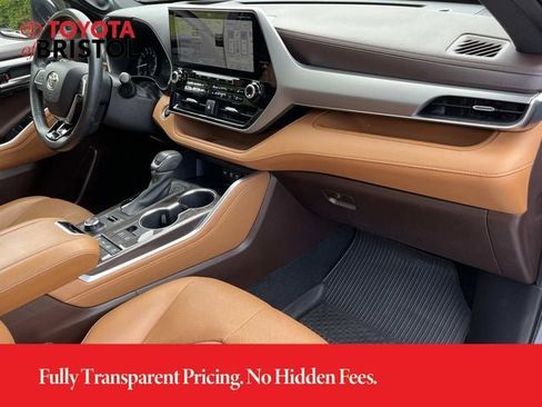 Used 2021 Toyota Highlander Platinum AWD/4WD image 27