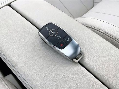 Certified 2025 Mercedes-Benz GLB 250 250 image 38