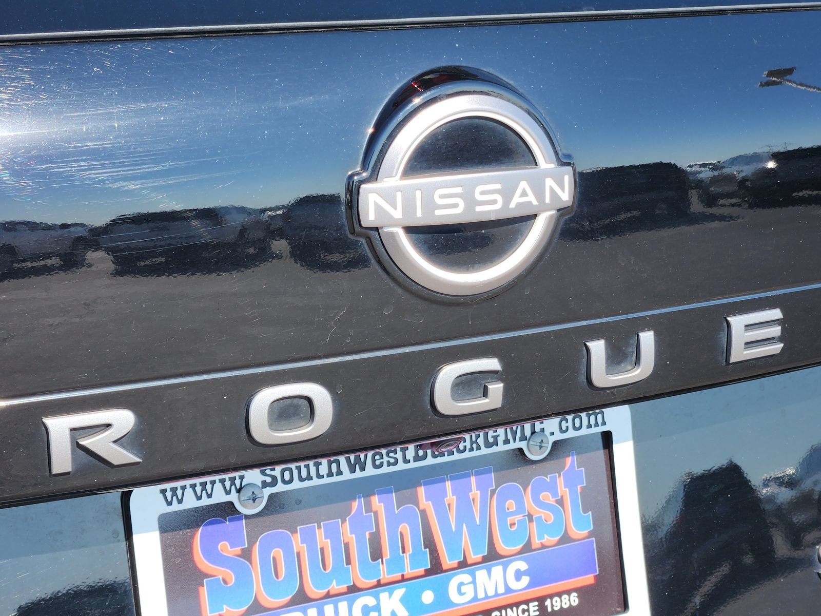 Used 2024 Nissan Rogue SV AWD/4WD image 12