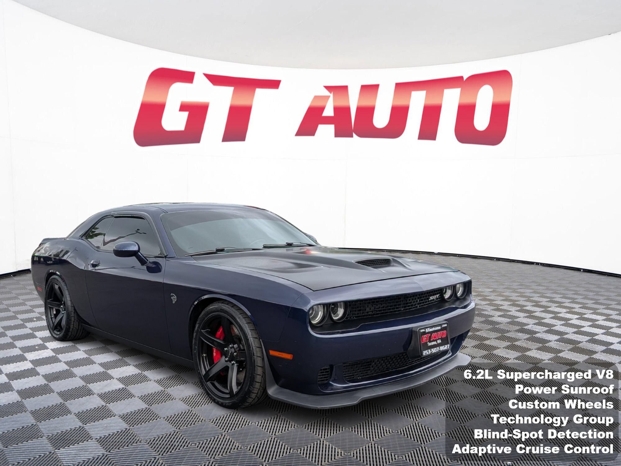 Used 2017 Dodge Challenger SRT Hellcat RWD image 1