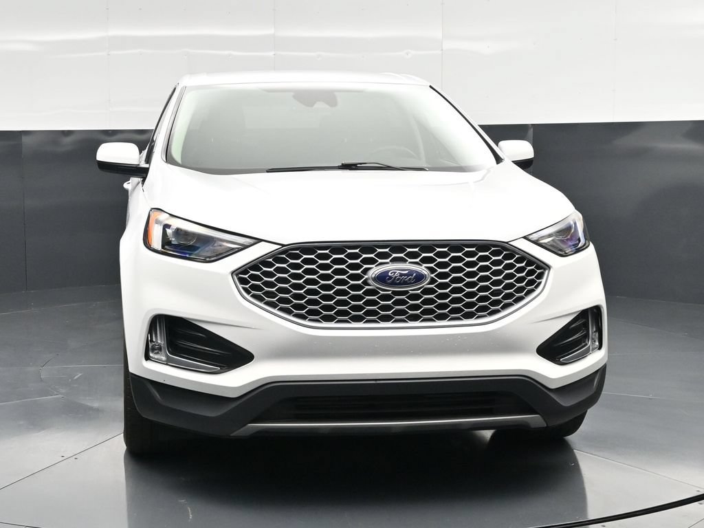 Used 2024 Ford Edge SEL w/ Convenience Package AWD/4WD image 4