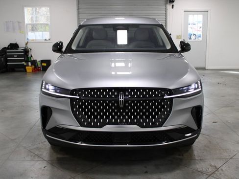 New 2026 Lincoln Nautilus Premier image 2