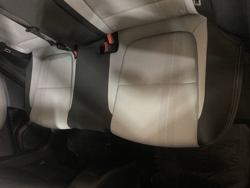 Used 2023 Hyundai Venue SEL image 12