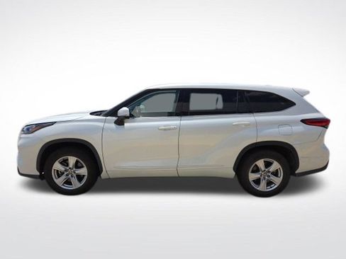 Used 2020 Toyota Highlander LE w/ Protection Package #3 FWD image 5