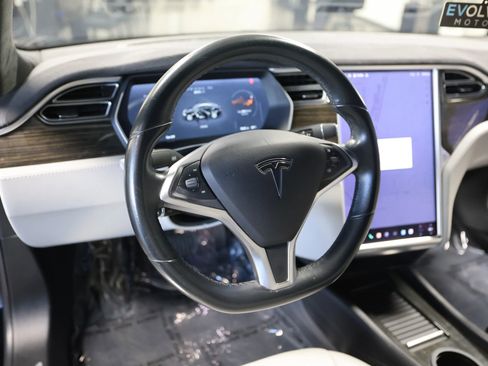 Used 2015 Tesla Model S 85D image 26