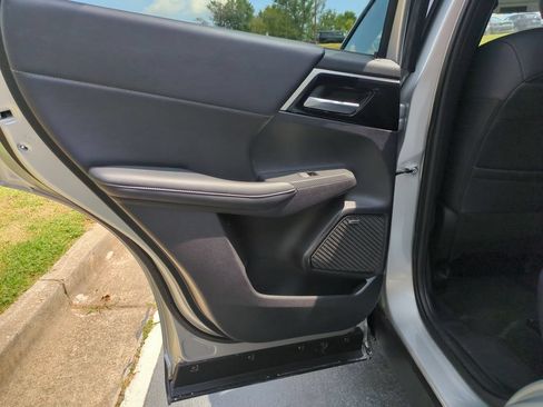 Used 2025 Mitsubishi Outlander SE AWD/4WD image 27