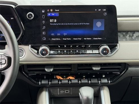 Used 2024 Chevrolet Colorado ZR2 w/ Technology Package image 18