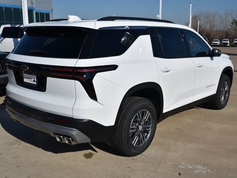 New 2026 Chevrolet Traverse LT w/ Driver Confidence Package image 4