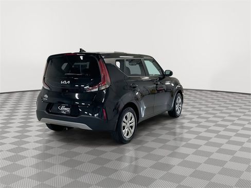 Used 2025 Kia Soul LX image 10
