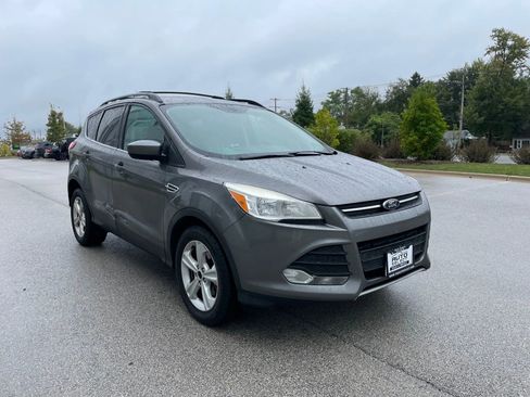 Used 2014 Ford Escape SE w/ Equipment Group 201A image 3