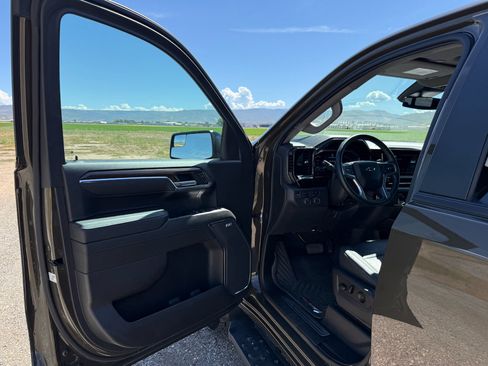 Used 2023 Chevrolet Silverado 1500 LT Trail Boss w/ Convenience Package II AWD/4WD image 15