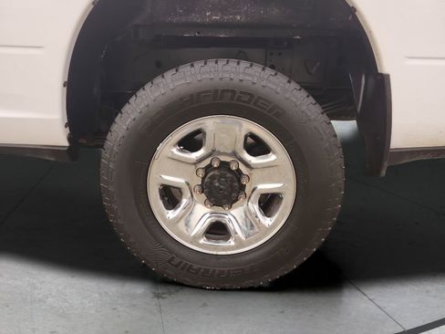 Used 2020 RAM 3500 Tradesman w/ Chrome Appearance Group image 29