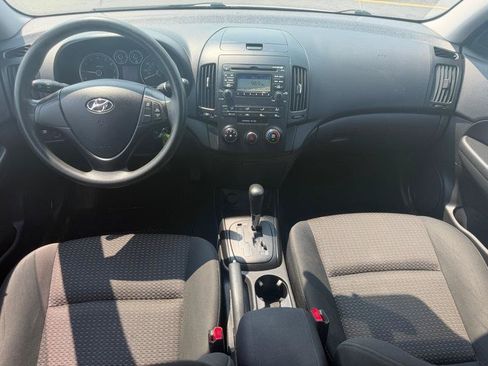 Used 2010 Hyundai Elantra GLS FWD image 14