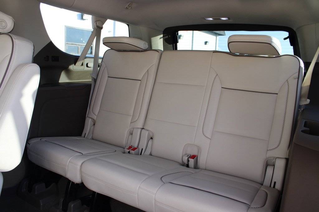 Used 2021 GMC Yukon XL Denali w/ Denali Premium Package AWD/4WD image 13