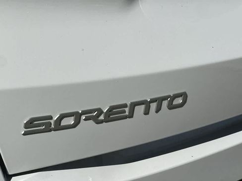 Certified 2026 Kia Sorento LX FWD image 10