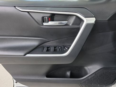 Used 2022 Toyota RAV4 XLE w/ Convenience Package image 19