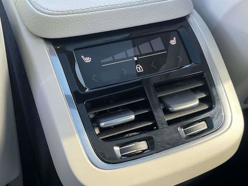 Used 2021 Volvo XC90 T6 Momentum image 21