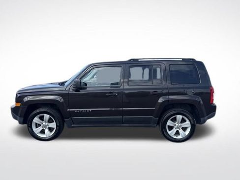 Used 2014 Jeep Patriot Latitude AWD/4WD image 2