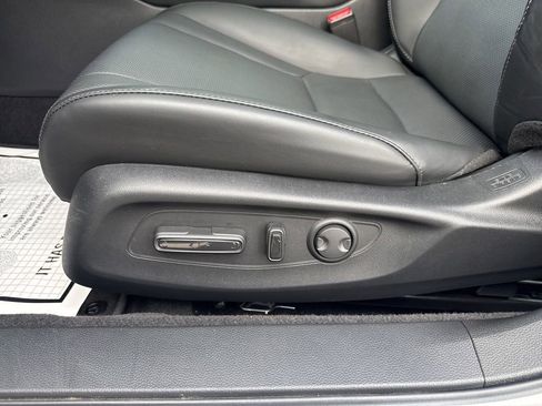 Used 2025 Honda Accord Touring image 4