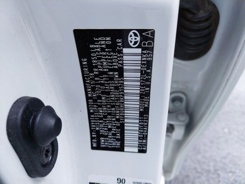 Used 2019 Toyota Corolla LE image 30