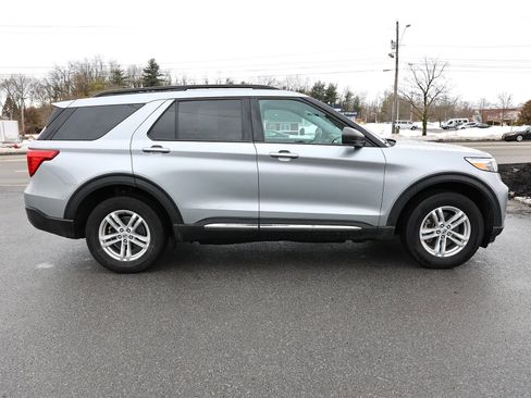Certified 2023 Ford Explorer XLT image 8