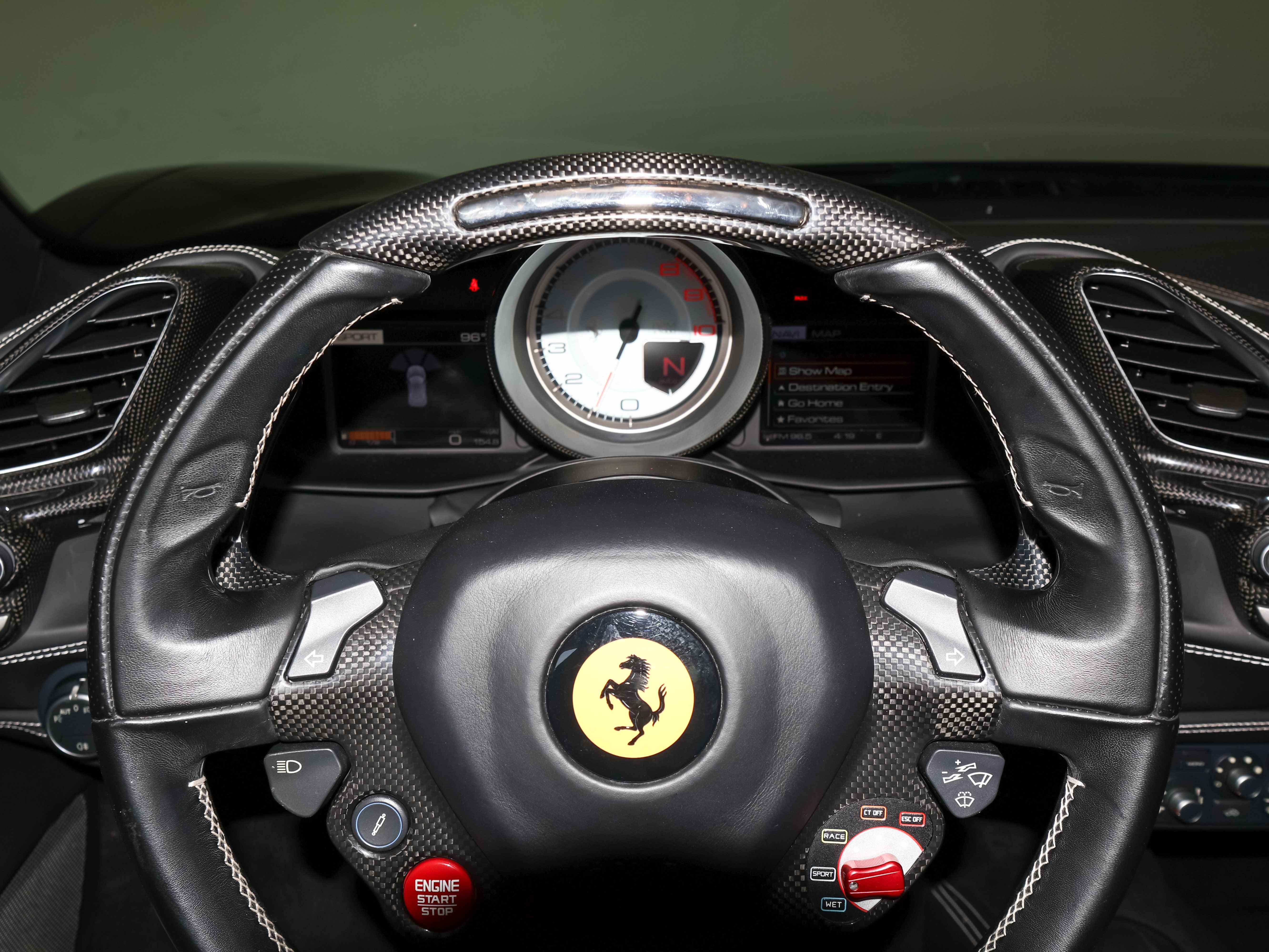 Used 2016 Ferrari 488 GTB RWD image 22