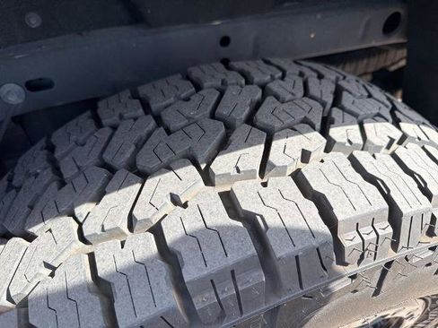 Used 2022 Chevrolet Colorado Z71 image 5