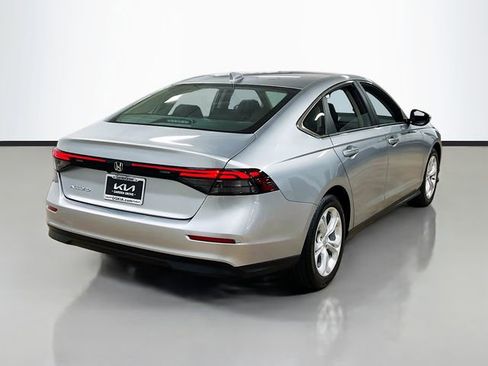 Used 2025 Honda Accord LX image 7
