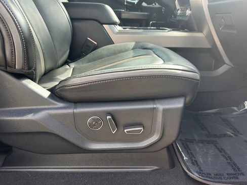 Certified 2021 Ford F450 Platinum w/ FX4 Off-Road Package image 30