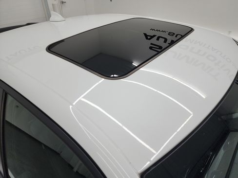 Used 2017 Dodge Charger SXT w/ AWD Plus Group image 4