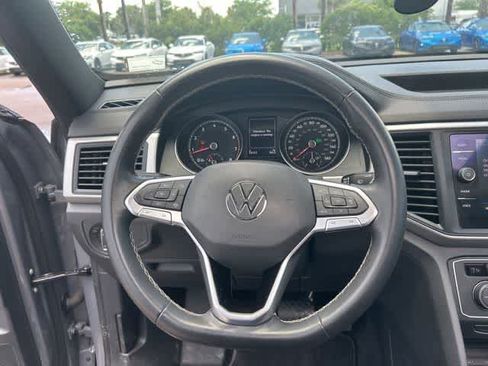 Used 2021 Volkswagen Atlas Cross Sport SE w/ Panoramic Sunroof Package FWD image 19