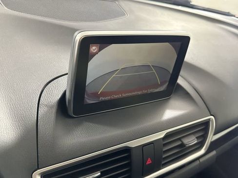 Used 2016 MAZDA MAZDA3 i Touring w/ Popular Equipment Package image 8