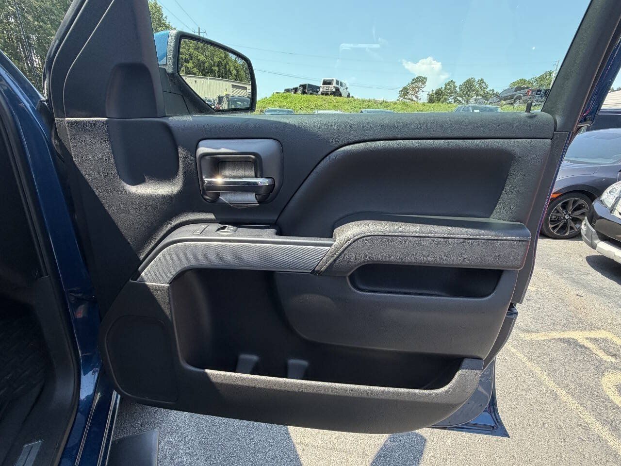 Used 2018 Chevrolet Silverado 1500 LT w/ All Star Edition AWD/4WD image 21