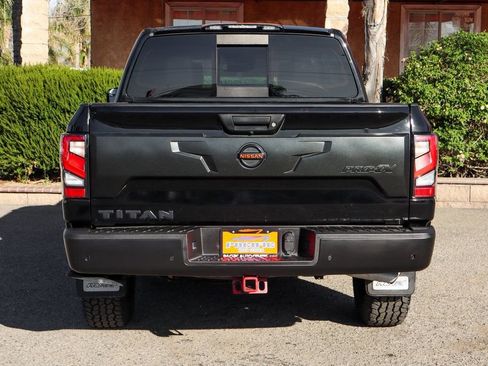 Used 2021 Nissan Titan PRO-4X w/ Pro-4x Convenience Package image 7