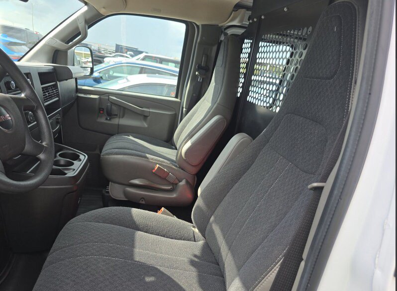 Used 2025 GMC Savana 2500 w/ Driver Convenience Package RWD image 4