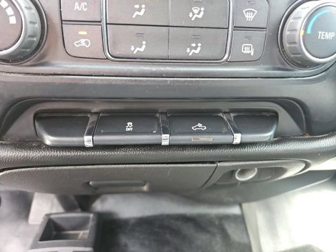 Used 2018 Chevrolet Silverado 1500 W/T w/ Special Service Package AWD/4WD image 16