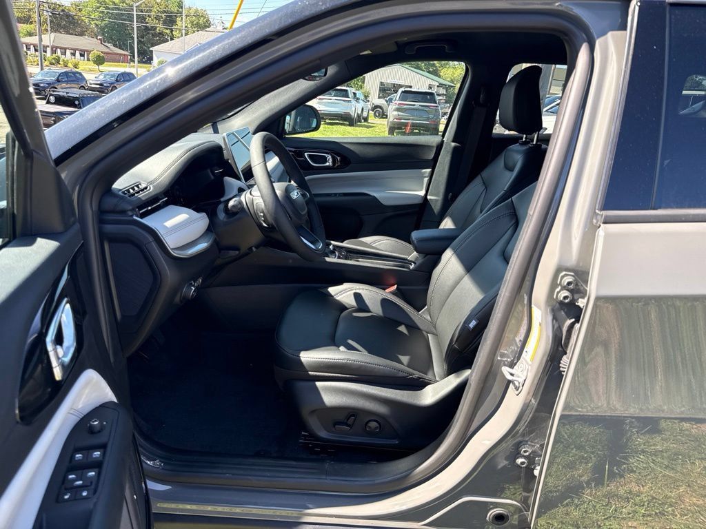 New 2026 Jeep Compass Limited AWD/4WD image 16