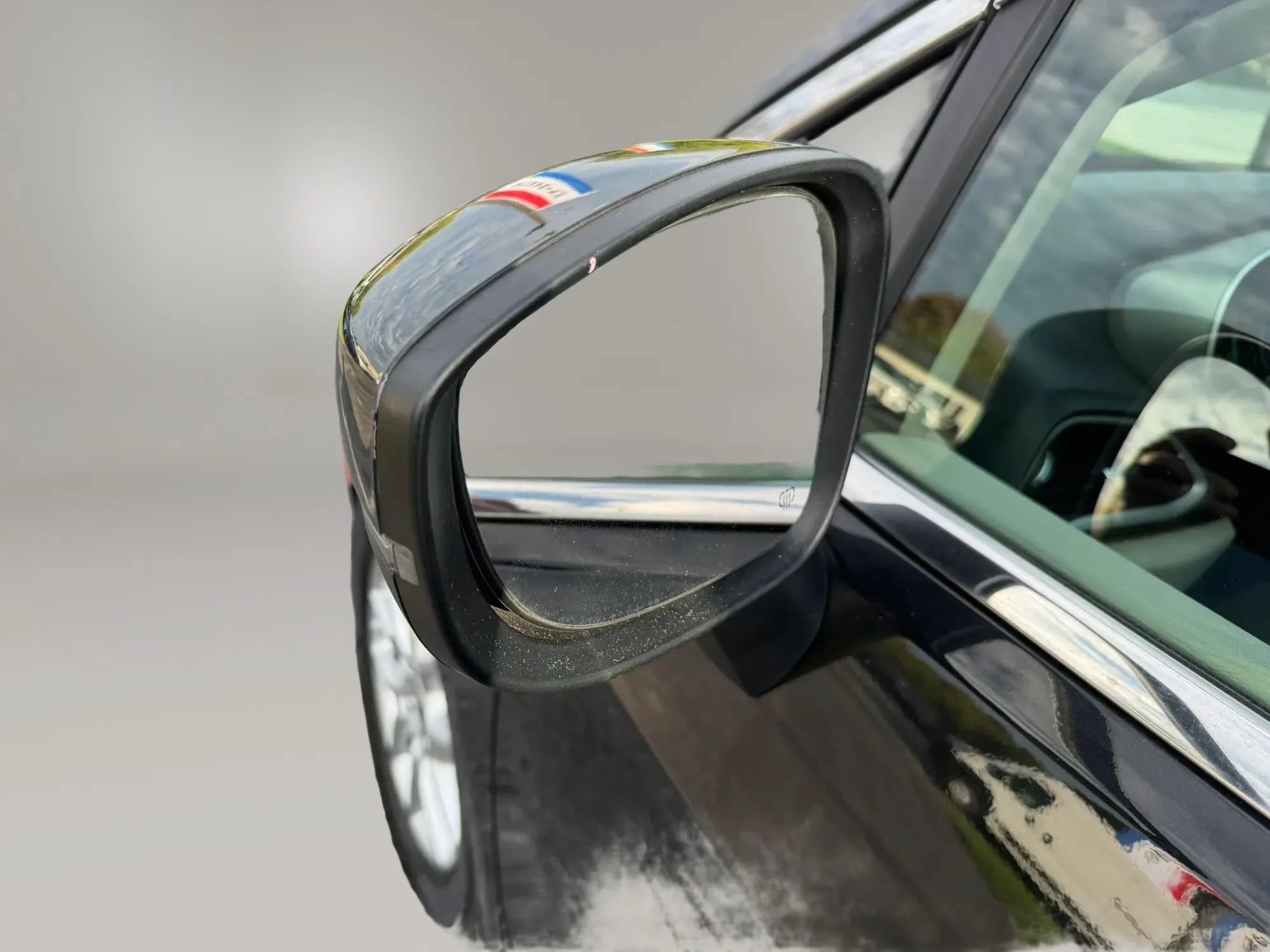Used 2023 Chrysler Pacifica Touring-L FWD image 11