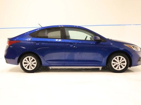 Used 2019 Hyundai Accent SE FWD image 3