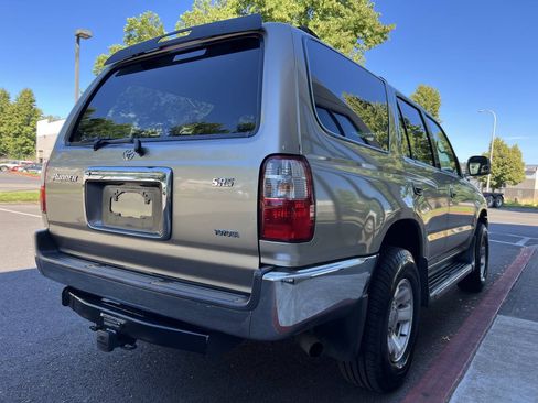 Used 2002 Toyota 4Runner SR5 RWD image 5