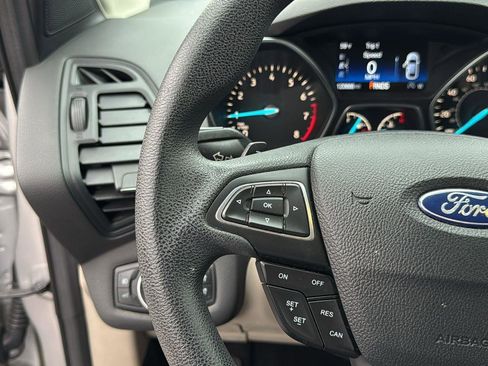 Used 2017 Ford Escape SE image 13