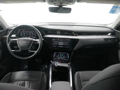Used 2021 Audi e-tron Premium Plus w/ Premium Plus Package image 14