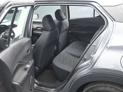 Used 2024 Nissan Kicks SV FWD image 18