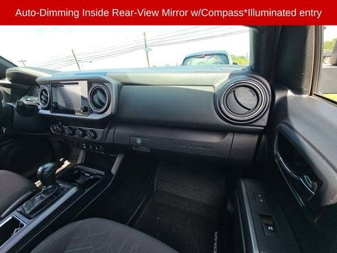 Used 2019 Toyota Tacoma TRD Off-Road AWD/4WD image 11