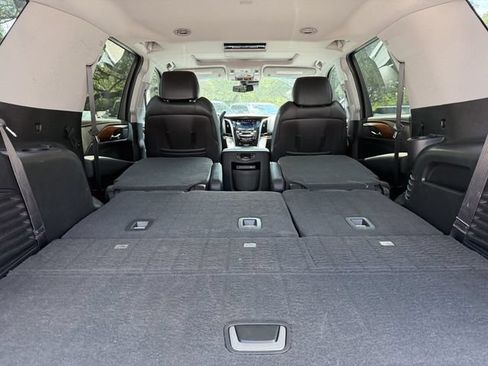 Used 2020 Cadillac Escalade Premium Luxury AWD/4WD image 22