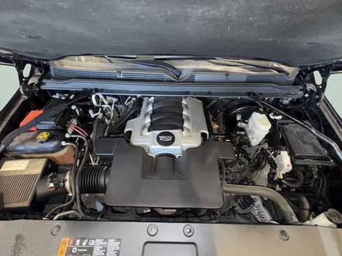 Used 2019 Cadillac Escalade ESV Platinum AWD/4WD image 43