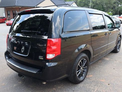 Used 2017 Dodge Grand Caravan GT image 6