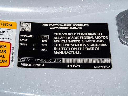 Used 2020 Aston Martin V8 Vantage Coupe image 35