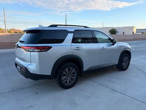 Used 2025 Nissan Pathfinder SV FWD image 7
